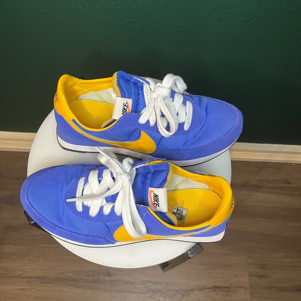 Nike Sneakers Blue Yellow Youth 5Y / Women 6.5